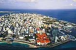 ޒުވާނާއާއެކު ހުރި މީހާ ޑްރަގަށް ޕޮޒިޓިވް؛ ޕާސްޕޯޓު ހިފަހައްޓައިފި