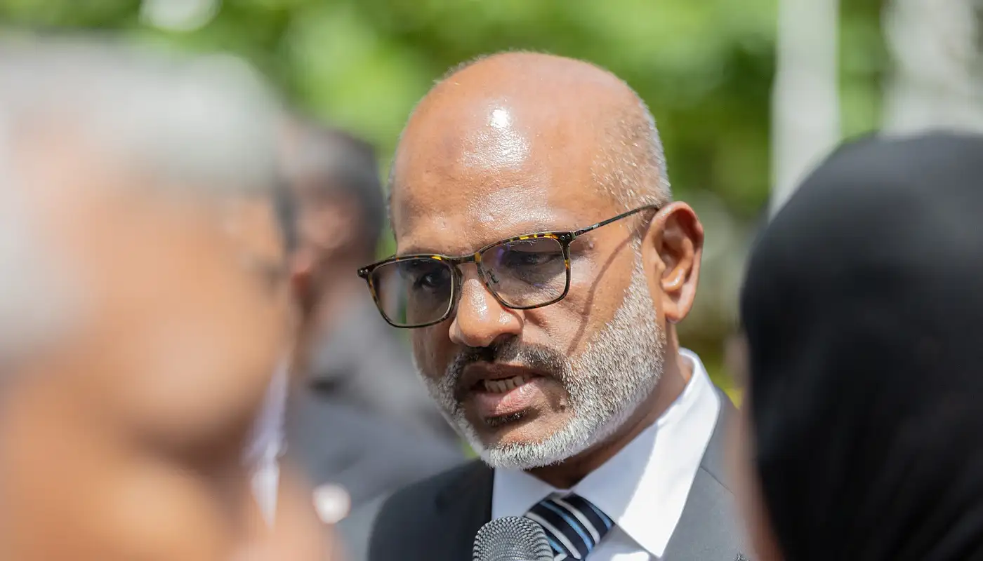 ވަކިކުރުމުގެ މައްސަލަ އޮއްވައި މަޖިލީހުގެ ނައިބު ރައީސް ނާޒިމް މެލޭޝިއާއަށް ވަޑައިގެންފި