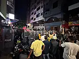 ޑިމާންޑްތަކާ އެކު މުޒާހަރާ މަގުތަކަށް، ފުލުހުން ހުރަސްއަޅައިފި