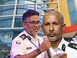 ސިނގިރޭޓު މައްސަލަ: ކަސްޓަމްސްގެ ޑެޕިއުޓީ ކޮމިޝަނަރުން ވަކިކޮށްފި