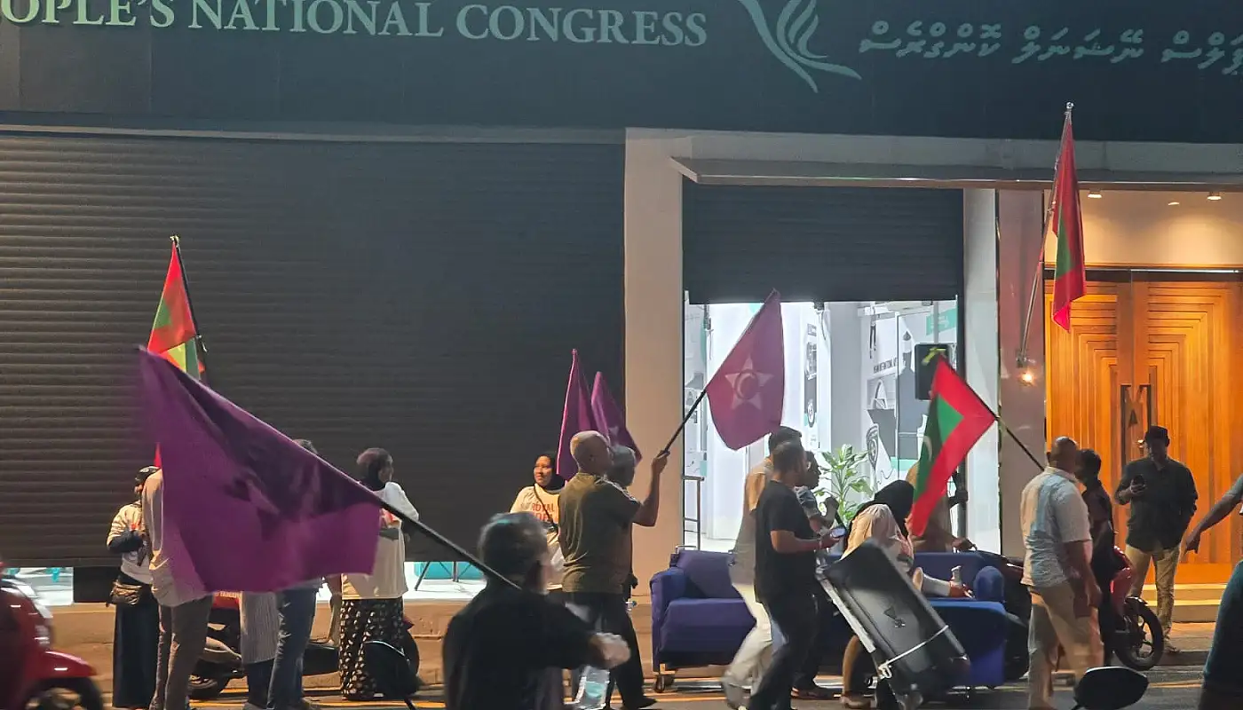 މުޒާހަރާތަކުގެ މައްސަލާގައި ޕީއެންއެފް ލައްކައަކުން ޖޫރިމަނާކޮށްފި