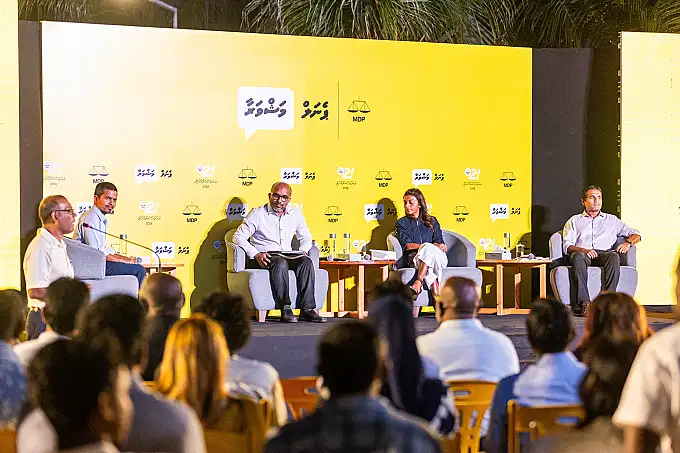ޑޮލަރެއް ނެތް: 800 މިލިއަން ޑޮލަރު ފަހާ 78 ބިލިއަން ރުފިޔާ ދުވަނީ